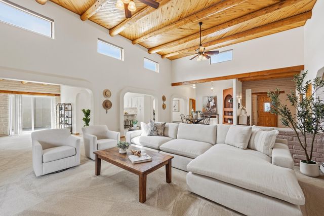 712 Navarra Way SE, Albuquerque, NM 87123