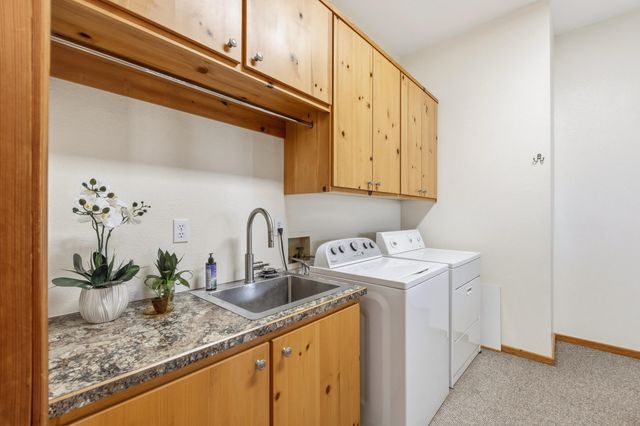 712 Navarra Way SE, Albuquerque, NM 87123