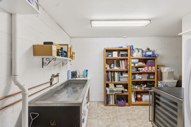 712 Navarra Way SE, Albuquerque, NM 87123