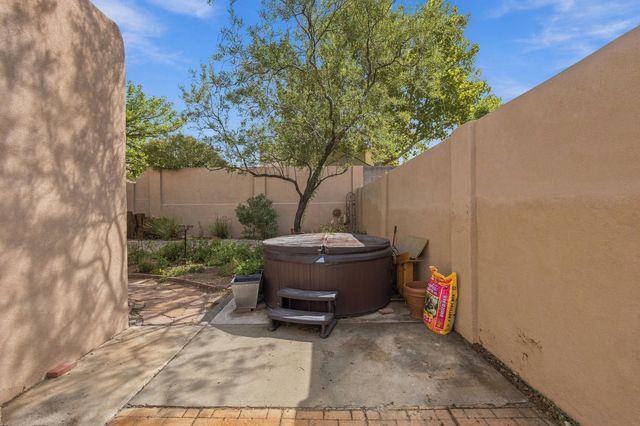 712 Navarra Way SE, Albuquerque, NM 87123
