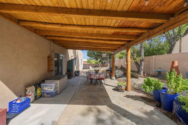 712 Navarra Way SE, Albuquerque, NM 87123