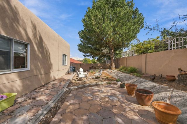 712 Navarra Way SE, Albuquerque, NM 87123