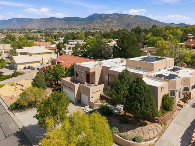 712 Navarra Way SE, Albuquerque, NM 87123