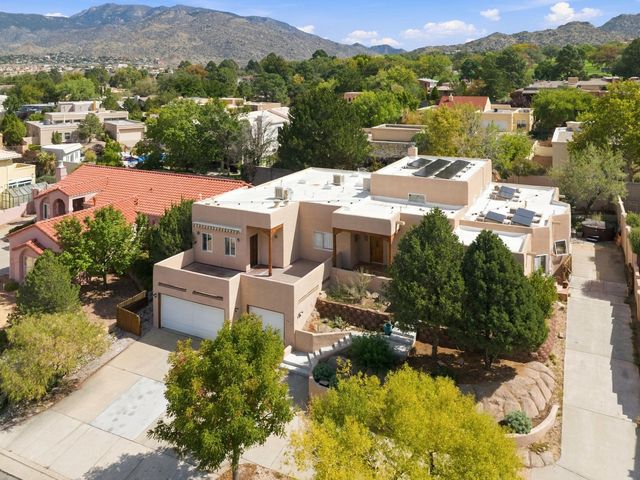 712 Navarra Way SE, Albuquerque, NM 87123