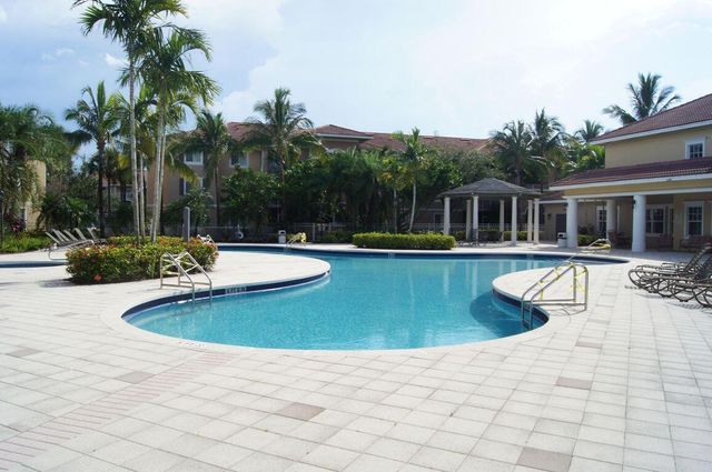 6521 Emerald Dunes Drive 206 + Garage, West Palm Beach, FL 33411