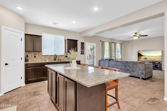 1503 Honey Mesquite, El Paso, TX 79928