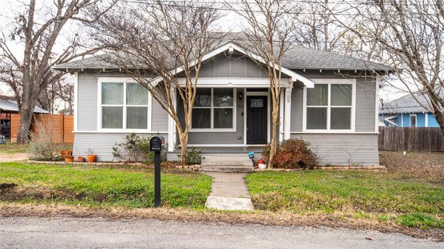 206 W 11th ST, Taylor, TX 76574