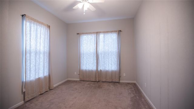 206 W 11th ST, Taylor, TX 76574