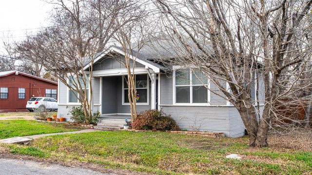 206 W 11th ST, Taylor, TX 76574