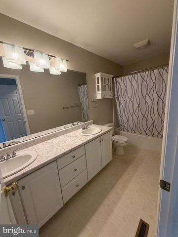 1938 LIMESTONE DR, Hummelstown, PA 17036