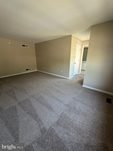 1938 LIMESTONE DR, Hummelstown, PA 17036