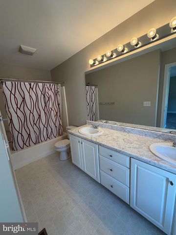 1938 LIMESTONE DR, Hummelstown, PA 17036