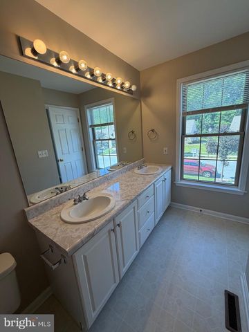 1938 LIMESTONE DR, Hummelstown, PA 17036