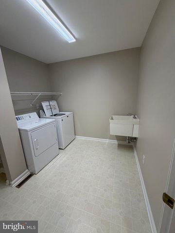 1938 LIMESTONE DR, Hummelstown, PA 17036