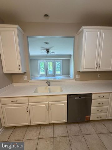 1938 LIMESTONE DR, Hummelstown, PA 17036