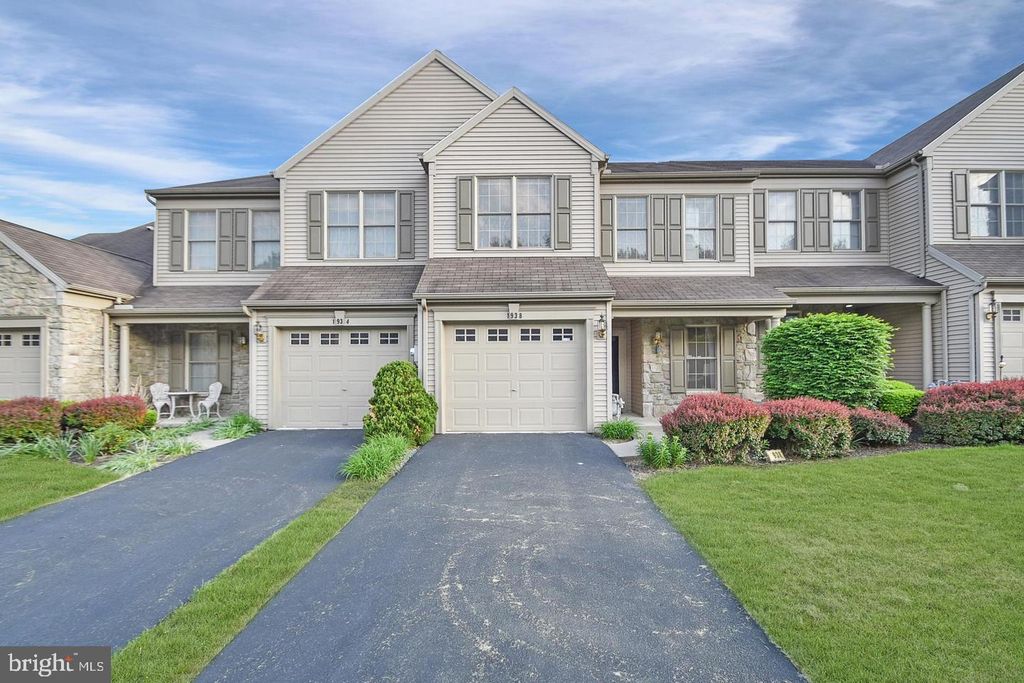 1938 LIMESTONE DR, Hummelstown, PA 17036