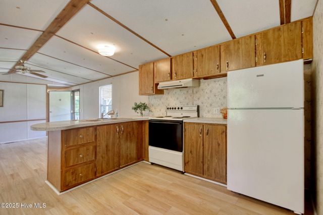 6952 Reed Trail NW, Ocean Isle Beach, NC 28469