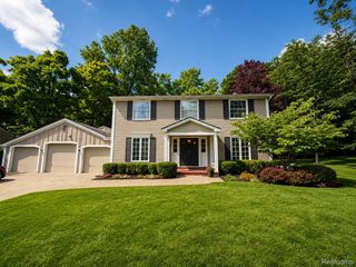 749 Kensington Lane, Bloomfield Hills, MI 48304
