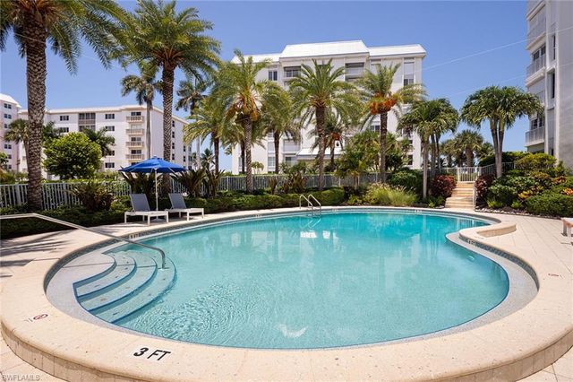 1285 Gulf Shore BLVD N 3B, Naples, FL 34102