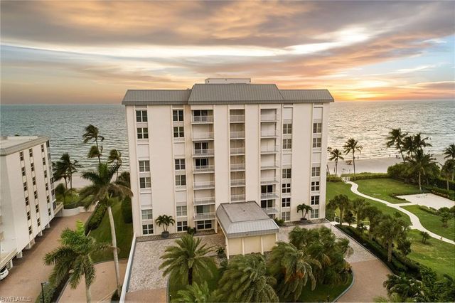 1285 Gulf Shore BLVD N 3B, Naples, FL 34102