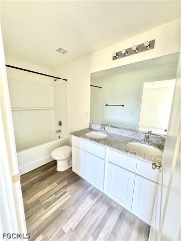 26 NE 12th TER, Cape Coral, FL 33909