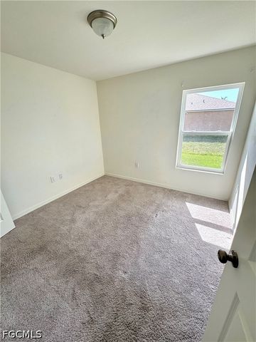 26 NE 12th TER, Cape Coral, FL 33909