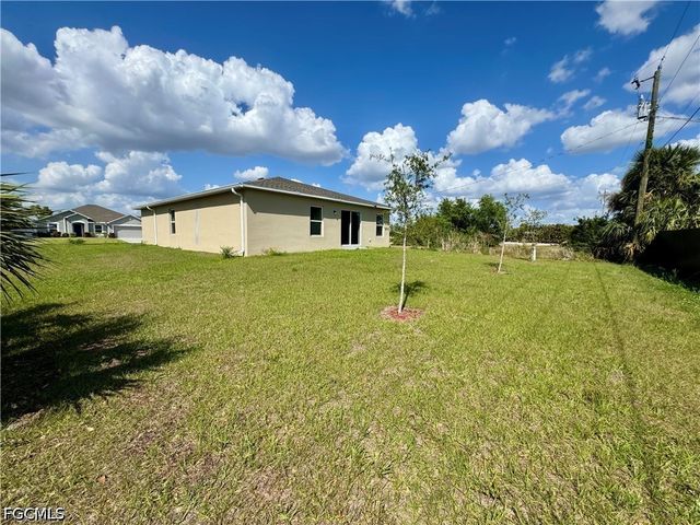 26 NE 12th TER, Cape Coral, FL 33909