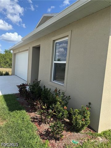 26 NE 12th TER, Cape Coral, FL 33909
