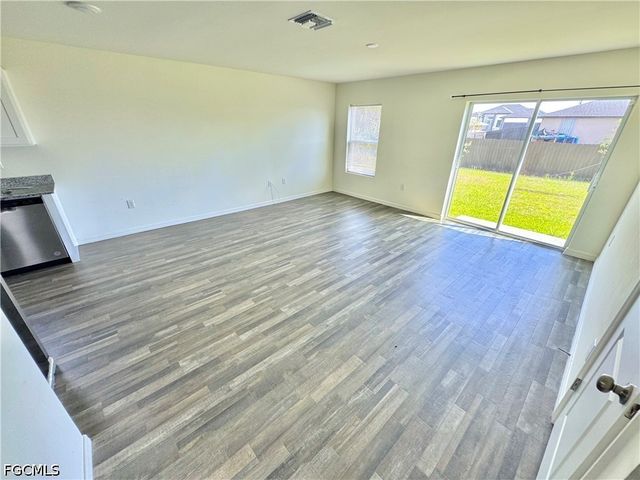 26 NE 12th TER, Cape Coral, FL 33909