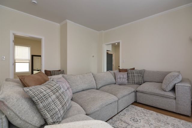 493 Manchester St 1, Manchester, NH 03103
