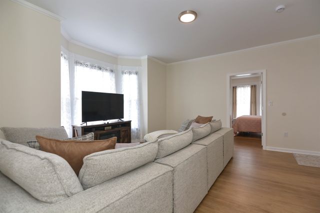 493 Manchester St 1, Manchester, NH 03103