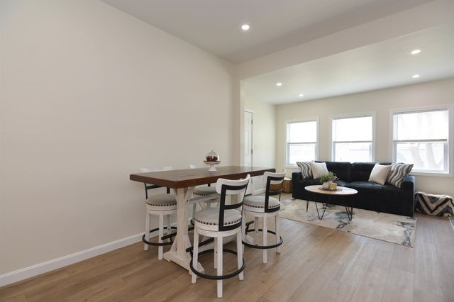 493 Manchester St 1, Manchester, NH 03103
