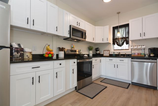 493 Manchester St 1, Manchester, NH 03103