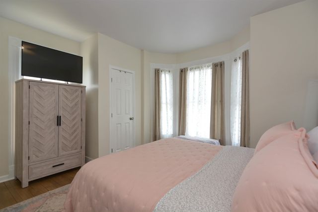 493 Manchester St 1, Manchester, NH 03103