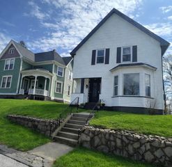 493 Manchester St 1, Manchester, NH 03103