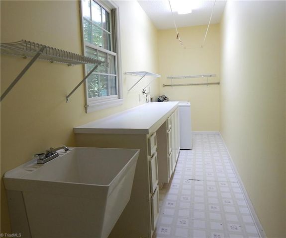 329 Laurel Street, Mount Airy, NC 27030