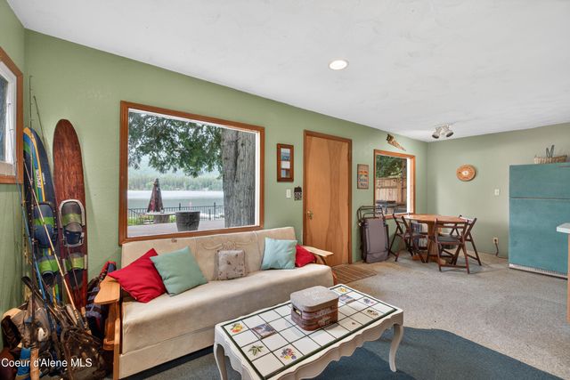 8642 W Upper Twin Lake Shore RD S, Rathdrum, ID 83858