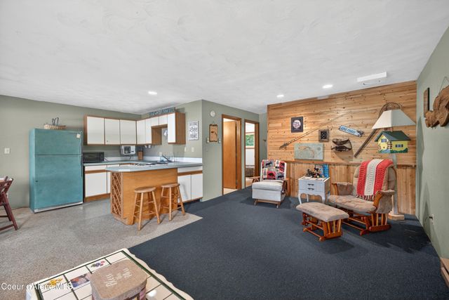 8642 W Upper Twin Lake Shore RD S, Rathdrum, ID 83858