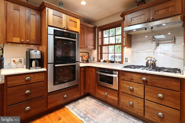 320 HARTSWICK AVE, State College, PA 16803