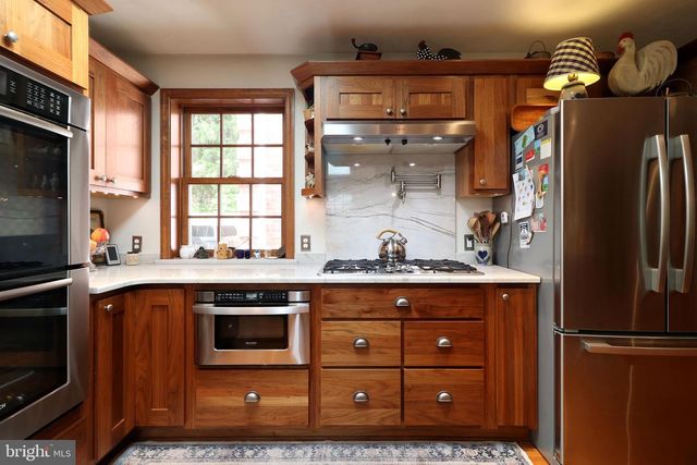 320 HARTSWICK AVE, State College, PA 16803