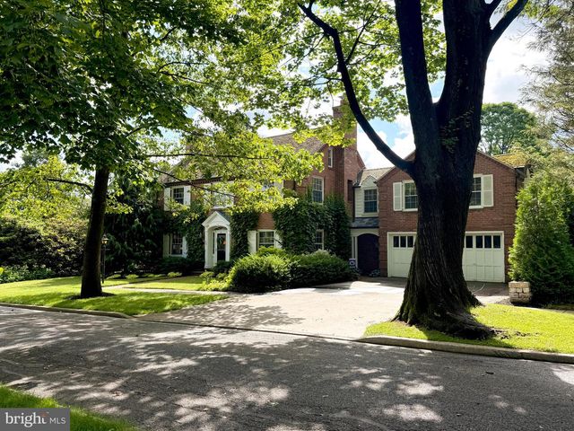 320 HARTSWICK AVE, State College, PA 16803