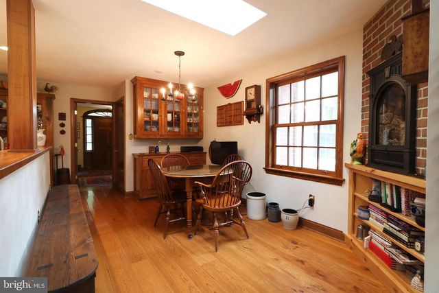 320 HARTSWICK AVE, State College, PA 16803