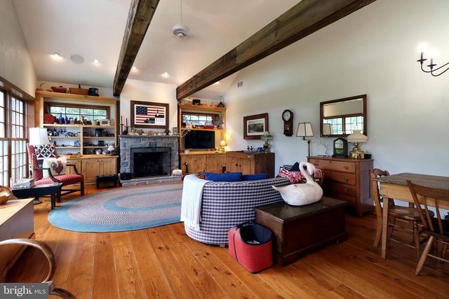 320 HARTSWICK AVE, State College, PA 16803