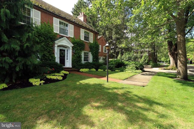 320 HARTSWICK AVE, State College, PA 16803