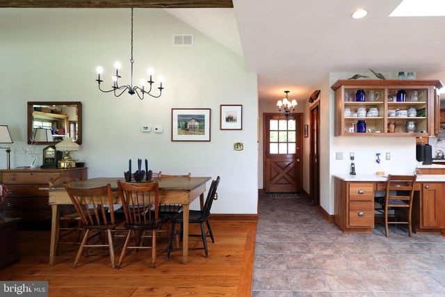 320 HARTSWICK AVE, State College, PA 16803