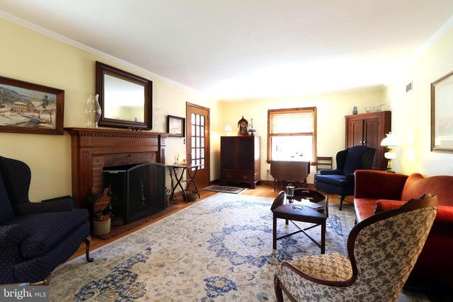 320 HARTSWICK AVE, State College, PA 16803