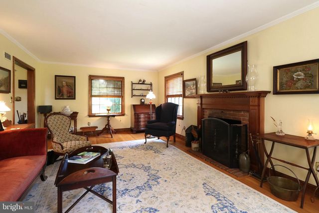 320 HARTSWICK AVE, State College, PA 16803