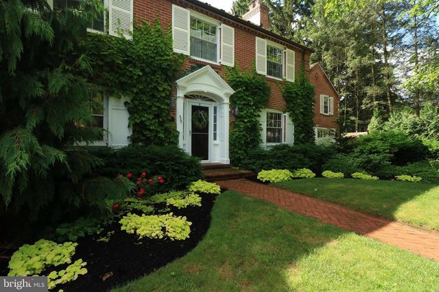 320 HARTSWICK AVE, State College, PA 16803