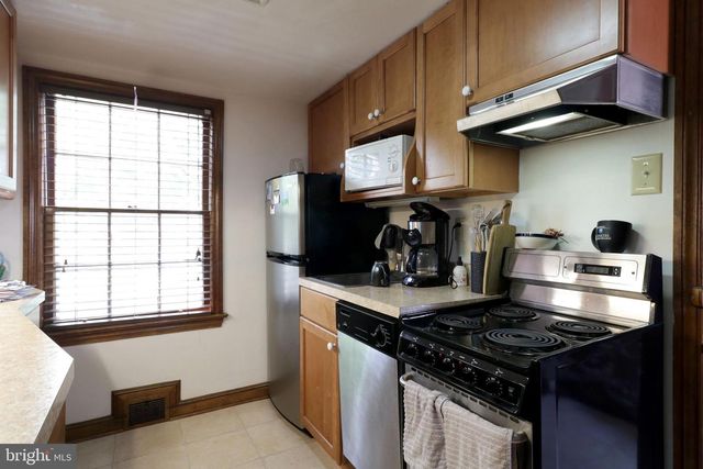 320 HARTSWICK AVE, State College, PA 16803