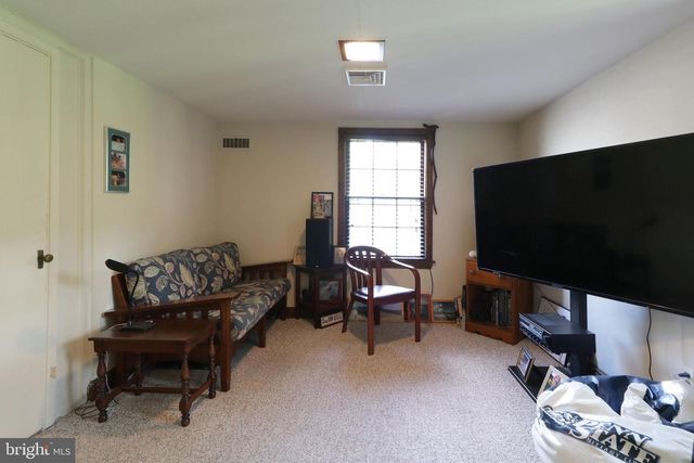 320 HARTSWICK AVE, State College, PA 16803